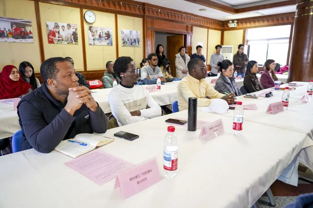 标题一2.jpg 标题一2.jpg